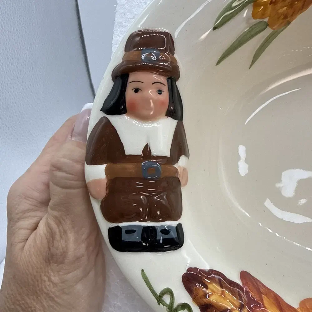 Publix THE PILGRIM PAIR Serving Bowl Thanksgiving Dish Pilgrims 102478 Boxed